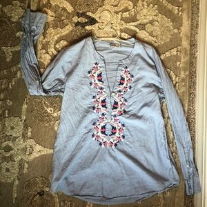 Vineyard Vines Long SLEEVE Embroidered Top